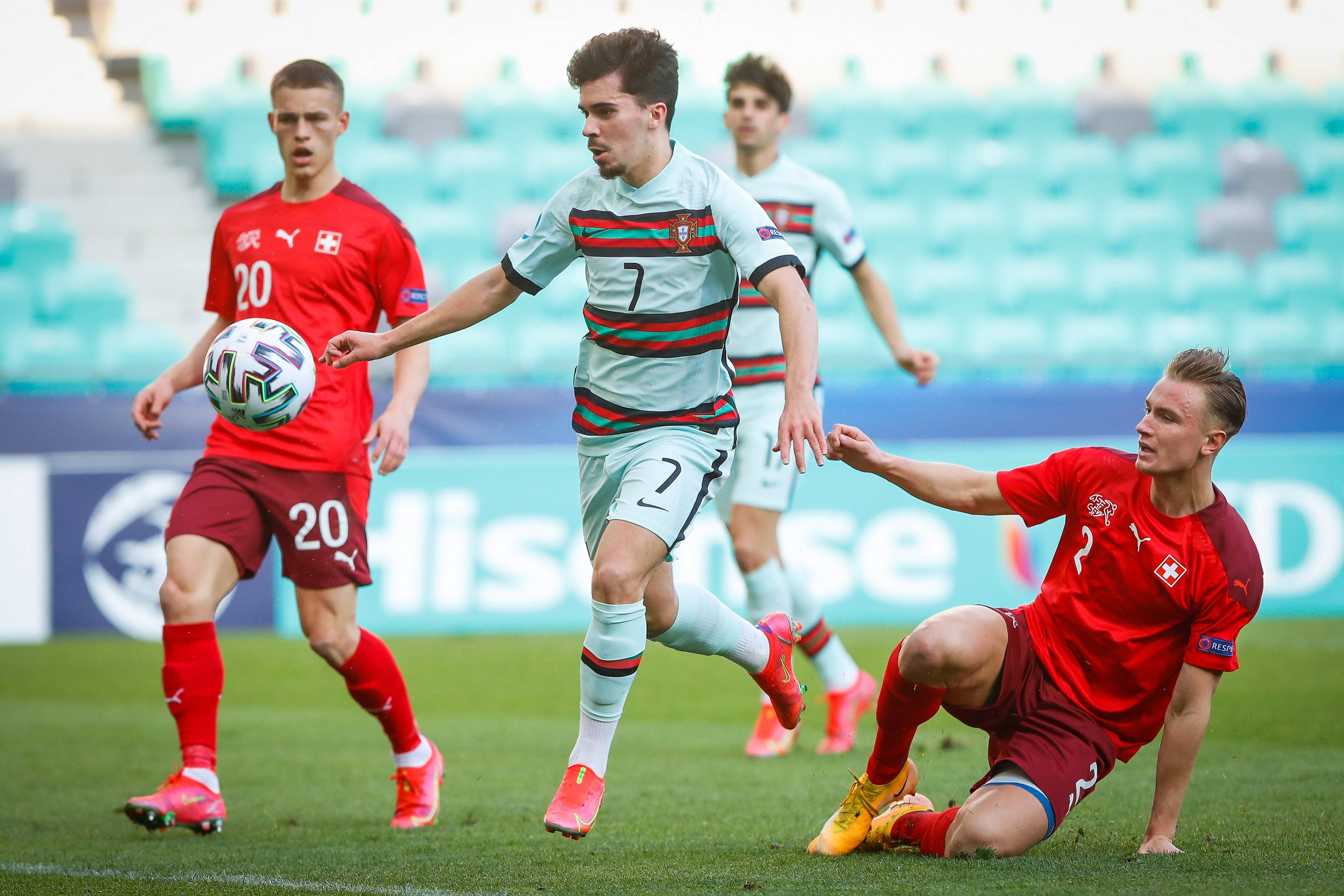 欧锦赛预选赛今晚将展开激烈对决 欧锦赛预选赛今晚将展开激烈对决