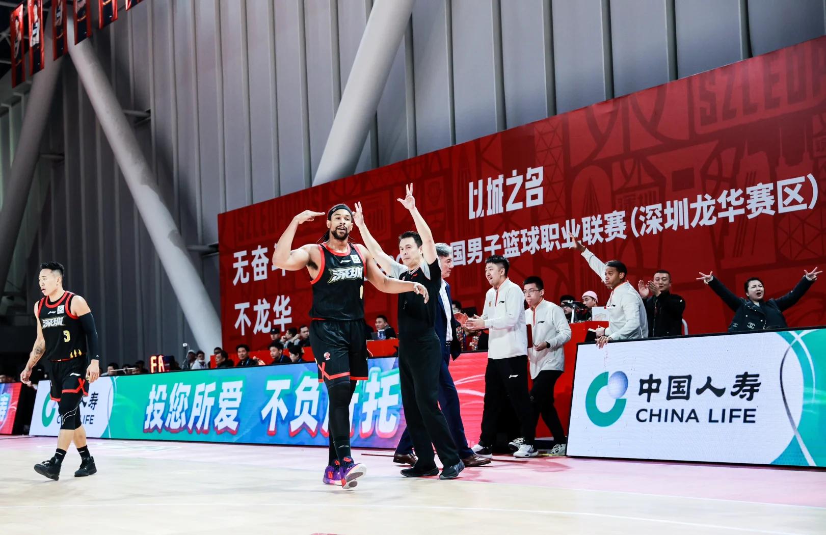 强队遭遇困难，虽败犹荣展现团队精神的简单介绍