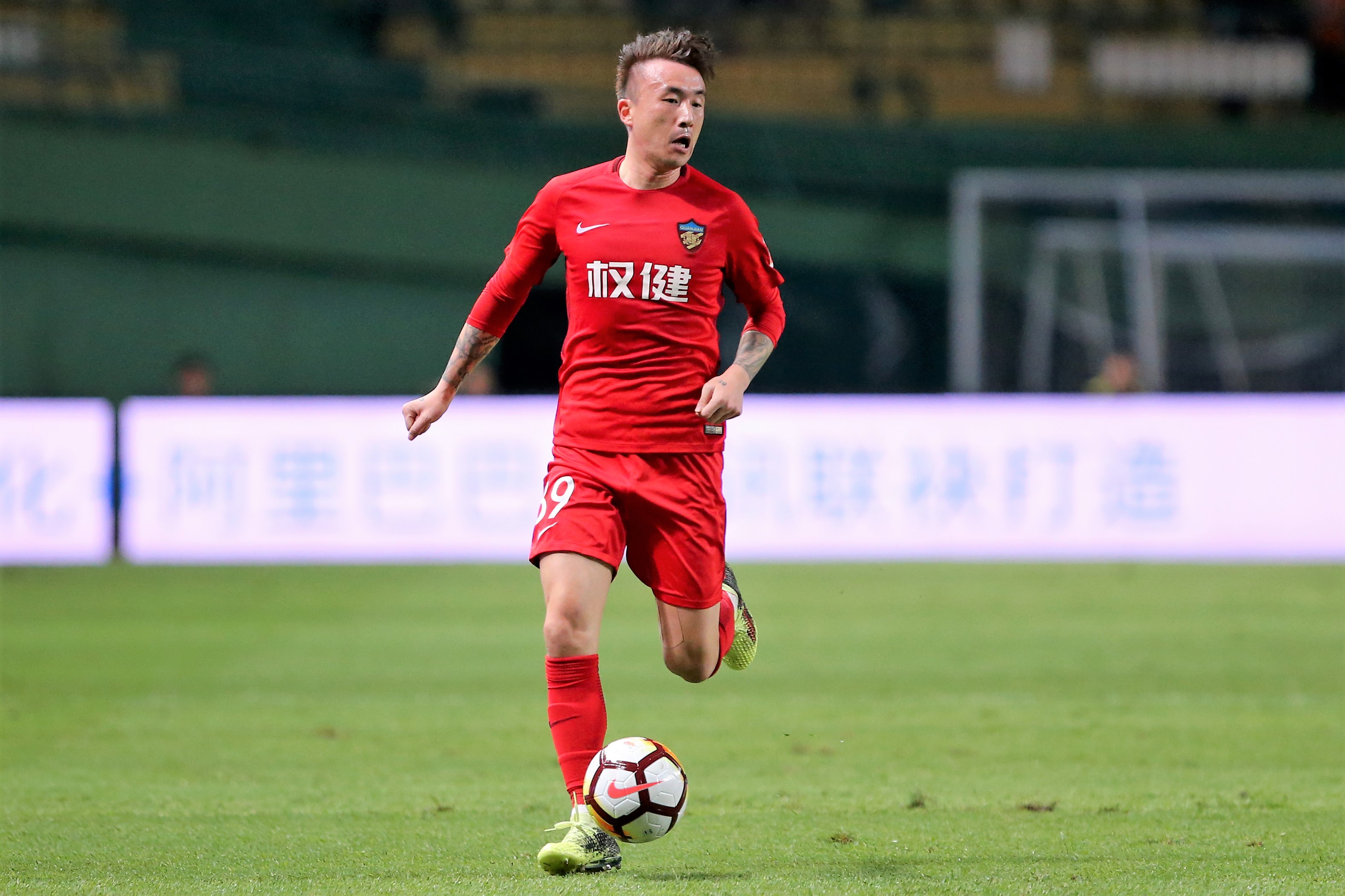 包含权健客场逼平富力，保级艰难但形势尚可的词条