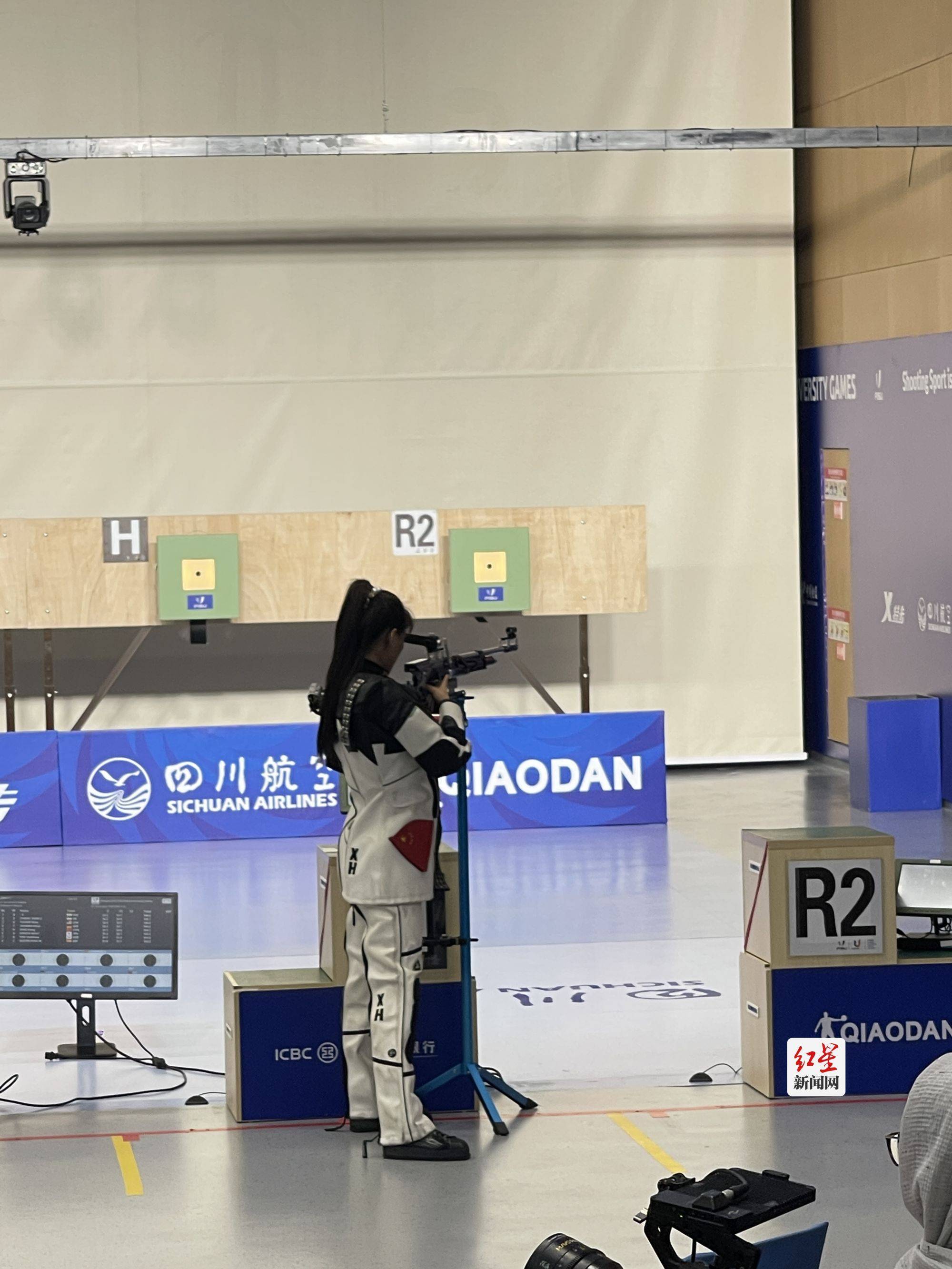 哥伦比亚运动员荣膺射击女子米气步枪冠军