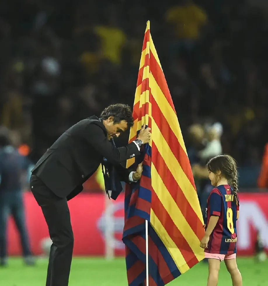 法国足球冠军巴黎圣日耳曼签下国米射手伊卡尔迪的简单介绍