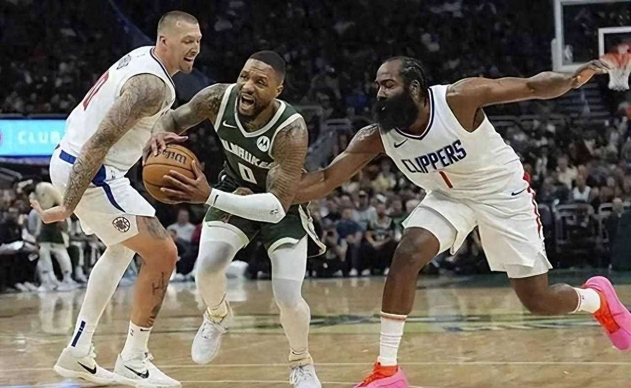 快船击败雄鹿,豪取四连胜 快船击败雄鹿,豪取四连胜