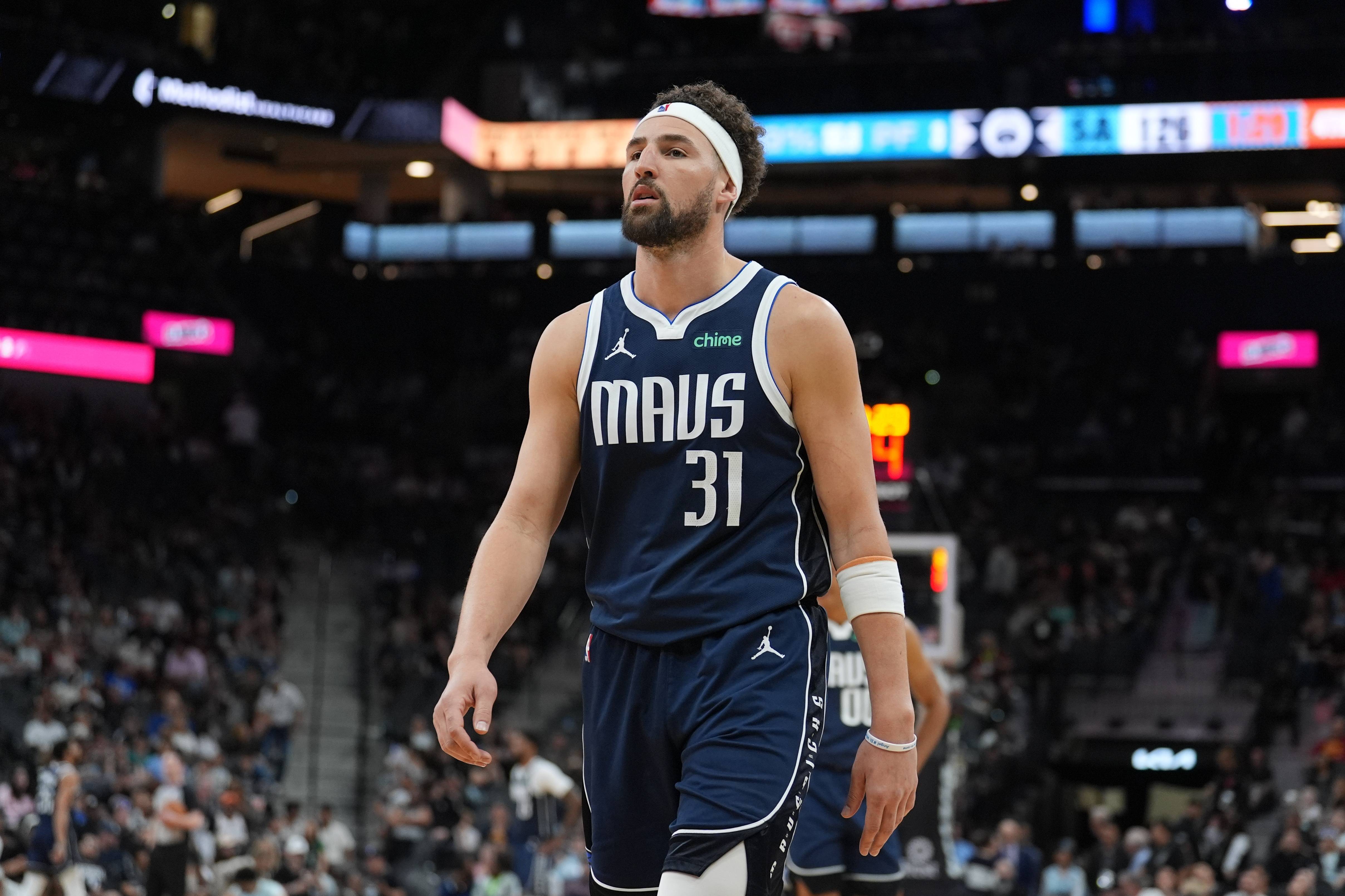 步行者惜败黄蜂,遭遇三连败 步行者惜败黄蜂,遭遇三连败